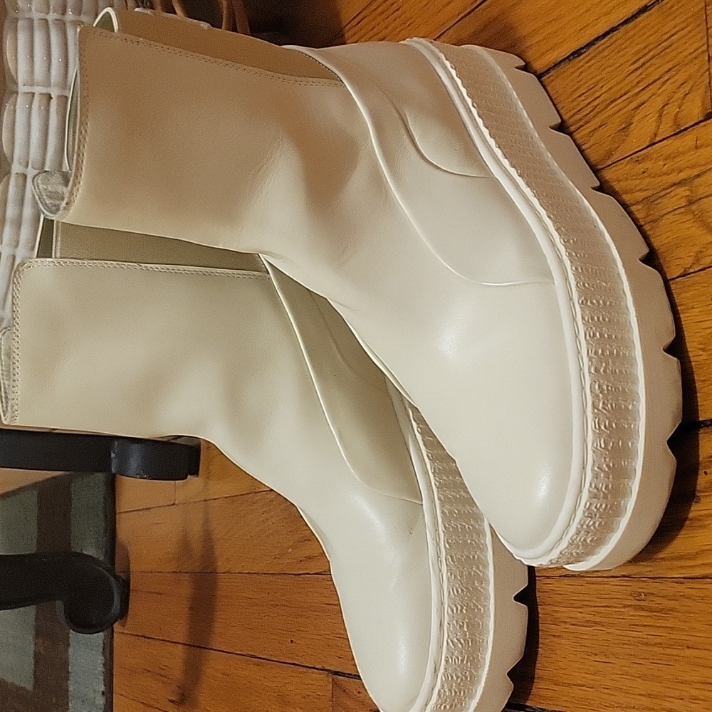 Puma x Fenty Chelsea Sneaker Boot White Size 6.5
